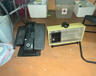 LEG EXERCISER & HEATER