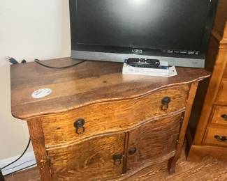 ANTIQUE OAK WASH STAND BASE