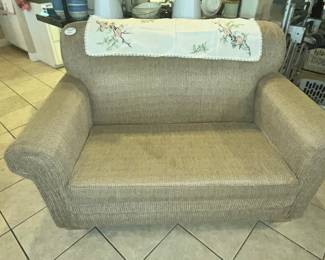 SMALL CHAIR-SIZE TWIN SLEEPER