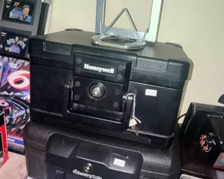 SMALL SAFES