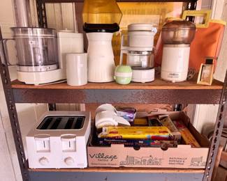 SMALL KITCHEN APPLIANCES