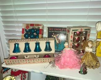 VINTAGE ORNAMENTS w/ BOXES