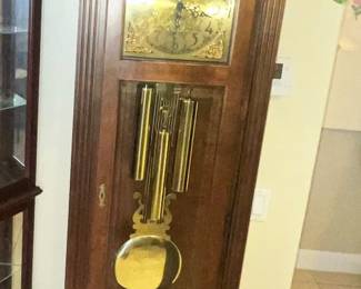 BEAUTIFUL "RIDGEWAY" GRANDFATHER CLOCK