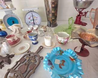 Vintage kitchen scales