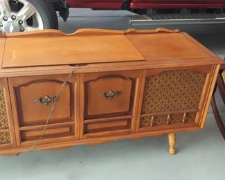 stereo console