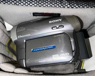 Sony Handycam DCR-DVD403 camcorder