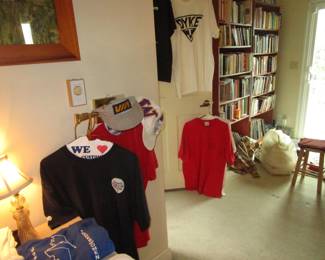 Graphic vintage tees, TONS of books