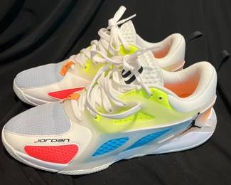 006 Size 10.5 Jordan Heir Neon Shoes