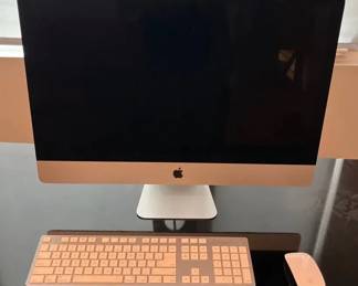 Apple iMac Desktop Computer