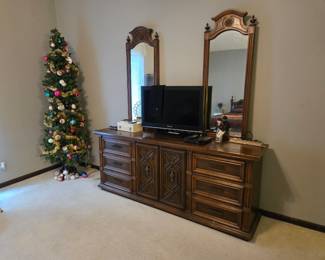 Tree and dresser