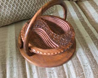 Folding basket