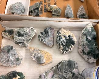 Moss agate and mineral specimens, box lot