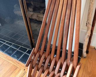Wooden folding sling / deck chair