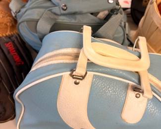 Vintage blue and white Spalding duffel bowling bag