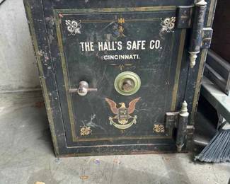 CT416Vintage Safe