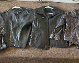 AM266RVWomans Black Leather And More