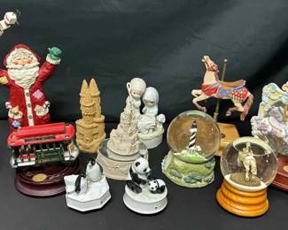 CT498Music Box Collection