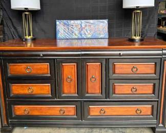 CT398VRustic Dresser With Lamps