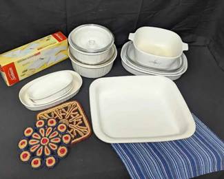 CT474RVintage Corning Ware Bake n Serve