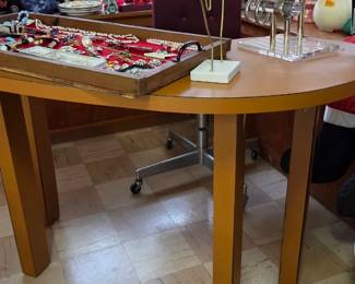 Vintage kidney shaped manicurist table