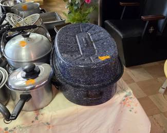 Enamel roaster