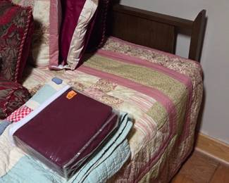 Bed and linens