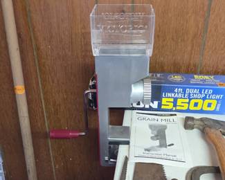 Victoria deluxe grain mill - has instruction manual