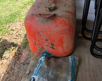 Old gas can 