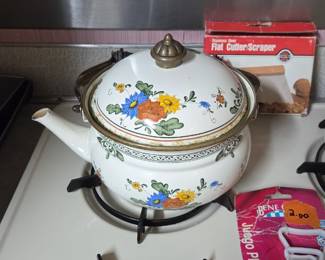Enamel kettle