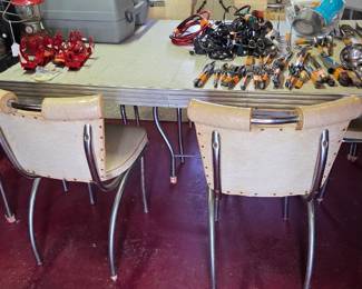 Vintage formica table and 6 chairs
