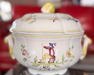 Longchamps Moustiers Pattern Soup Tureen. Photo 1 of 3. 