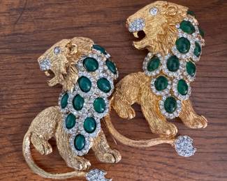 Kenneth J Lane Gold Plated Emerald Lion Brooch - 2 Available. Photo 2 of 2. 