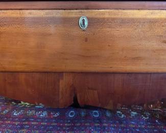 Antique 4 Drawer Hepplewhite Mahogany Chest of Drawers with Oval Patera Backplates on Splayed Feet. Photo 3 of 4.