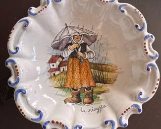 Decoratie Glazed Ceramic Plate. Photo 1 of 2. 