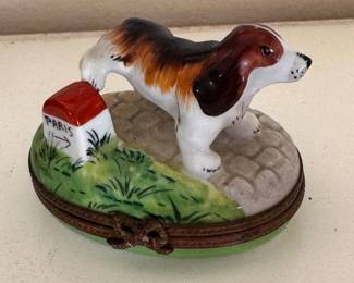 French Limoges Dog Watering Paris Mile Marker Pill Box.  Photo 1 of 2. 