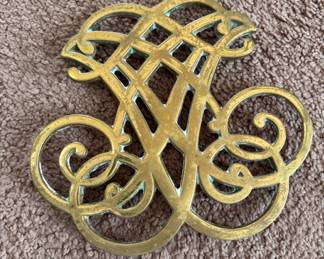 Assorted Williamsburg, Virginia Metalcrafters Brass Trivets. Photo 3 of 5. 