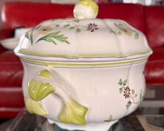 Longchamps Moustiers Pattern Soup Tureen. Photo 2 of 3. 
