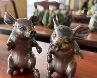 Pig Salt & Pepper Shakers. 