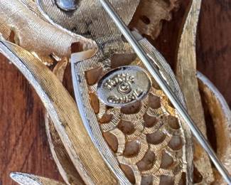 Hattie Carnegie "Lion in the Grass" Pin. Photo 2 of 2. 