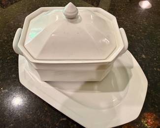 Savoir Vivre Maison Blanche vegetable bowl and serving platter