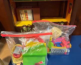 Vintage Mattel Barbie Loves McDonalds Restaurant Playset