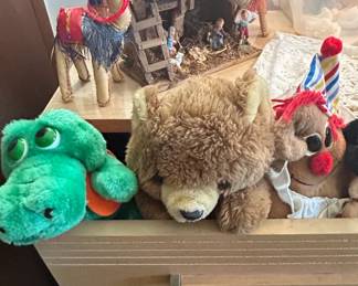 Boyds Bears Plush Nativity Set with Assorted Plush Toys