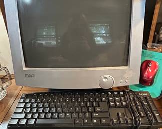 MAG Innovision N CRT Monitor with iHome Keyboard and Logitech Mouse