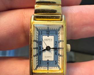 America Perry Ellis Tank Style Quartz Womens Watch