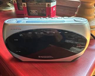Emerson Research Auto Clock Set System Digital Alarm Clock