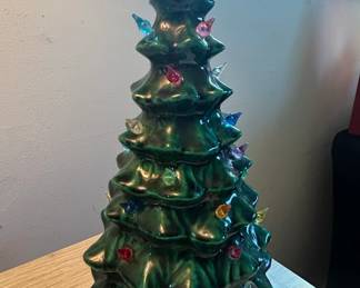 Vintage Atlantic Mold Ceramic Christmas Tree with Colorful Lights
