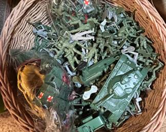 Vintage Plastic Army Men and Vehicles Set