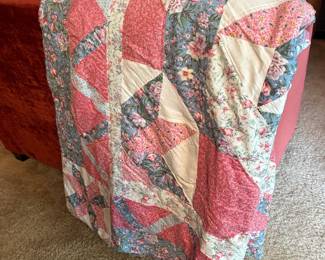 Vintage Floral Patchwork Quilt