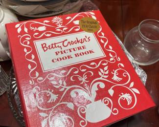 Betty Crocker's Picture Cook Book - 1998 Facsimile Edition