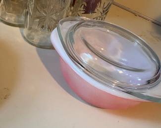 Pyrex Flamingo Pink 2-Quart Casserole Dish with Lid